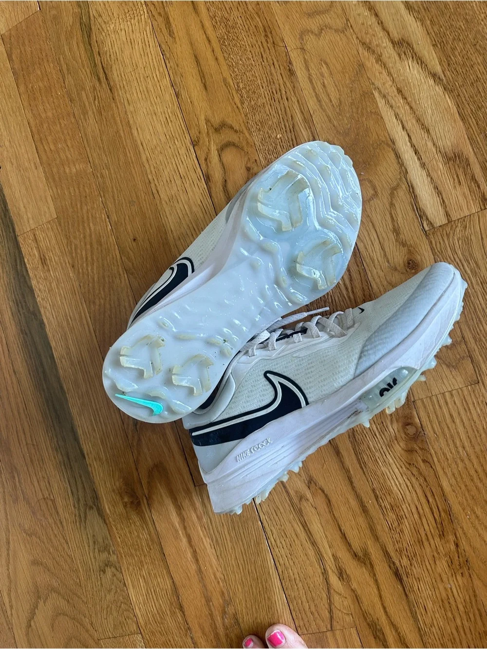 Nike Women’s White Athletic Golf Shoes with Black Swoosh